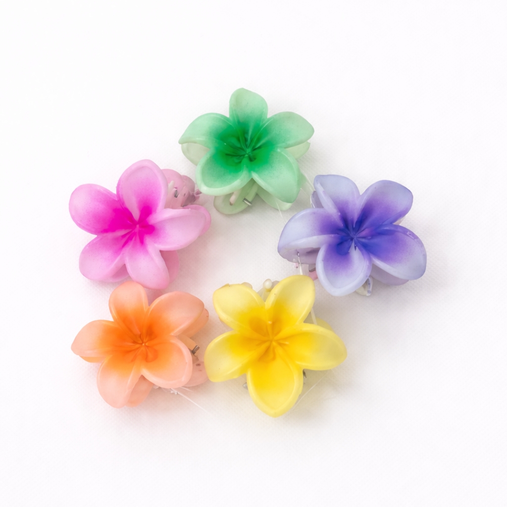 NON-TRANSPARENT ARALIYA FLOWER HAIR CLIPS