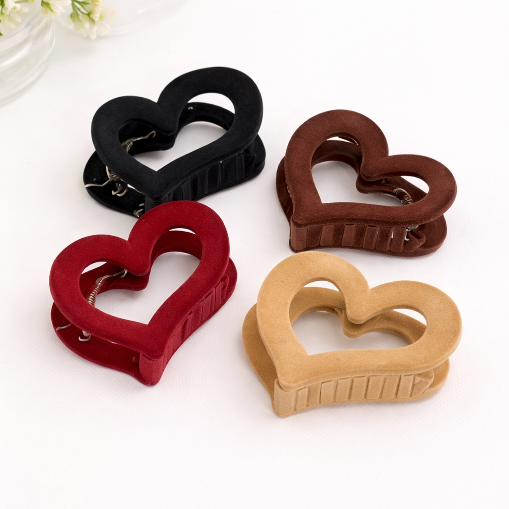 VELVET-FLOCKED SEASHELL HAIR CLAW CLIP